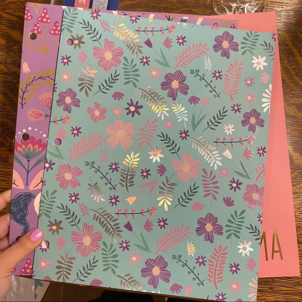 Sketchbook & File Folder Bundle - Picture 13 of 16